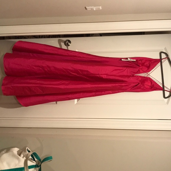 Stunning fuchsia high low taffeta gown. - Picture 3 of 6